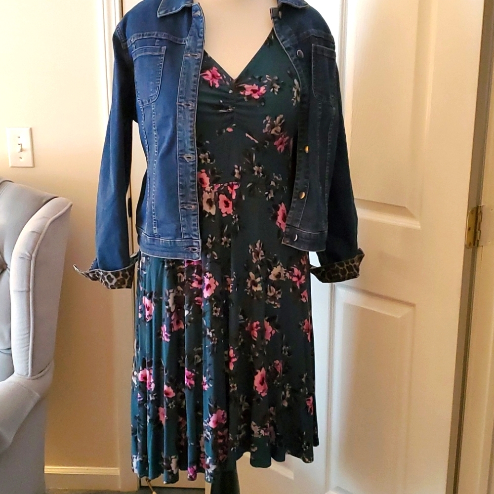 Torrid cute floral cold shoulder dress